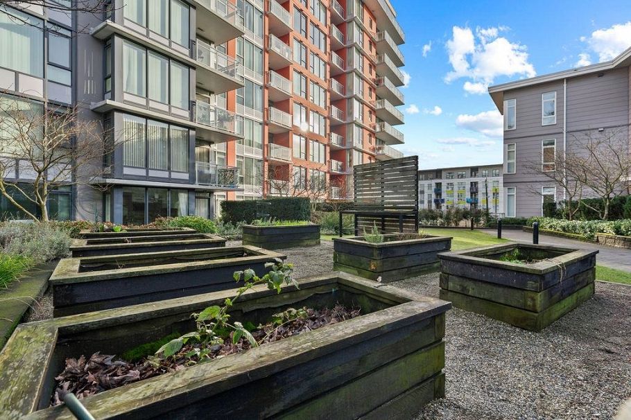 903 3281 E Kent Avenue North Vancouver, BC - 31