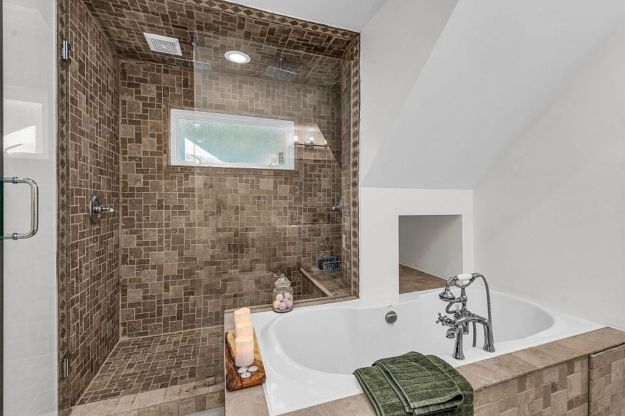 4254 Caddy Road North Vancouver, BC - 25