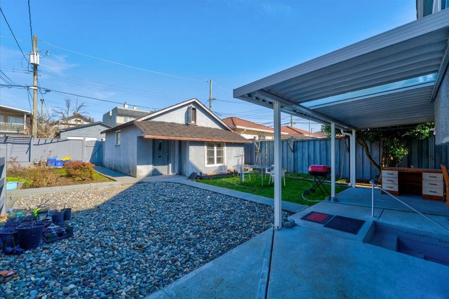 155 E 54th Avenue Vancouver, BC - 26