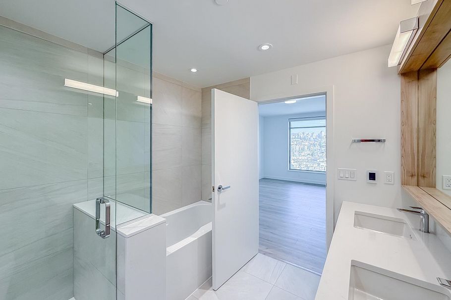 901 755 Harbourside Drive North Vancouver, BC - 16