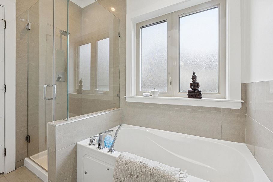 4 651 W 14th Street North Vancouver, BC - 27