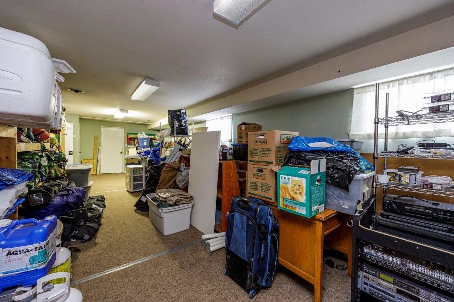 131 E Kings Road North Vancouver, BC - 24