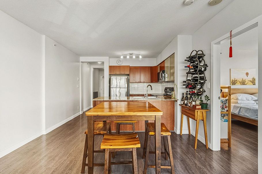 751 1483 E King Edward Avenue Vancouver, BC - 5