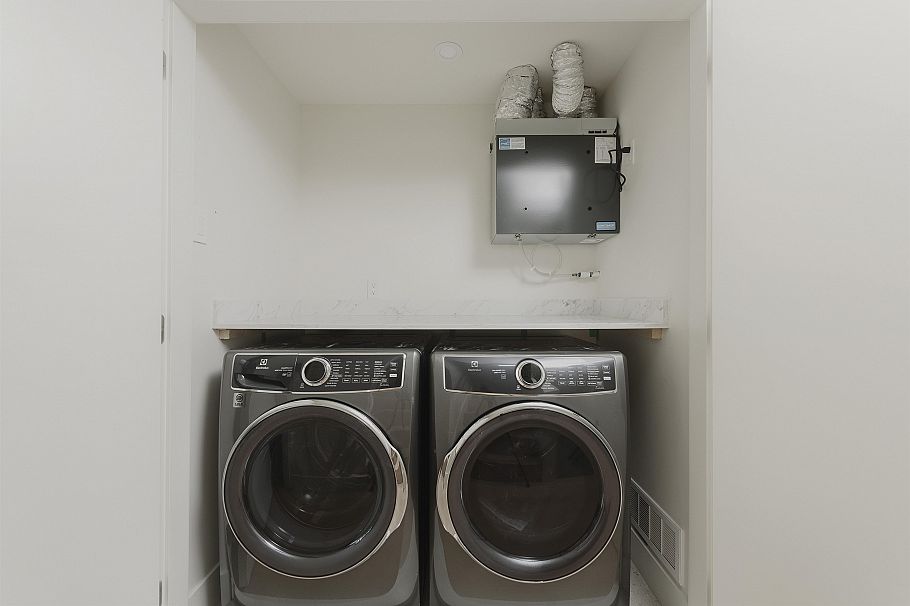 1 735 E 10th Avenue Vancouver, BC - 21