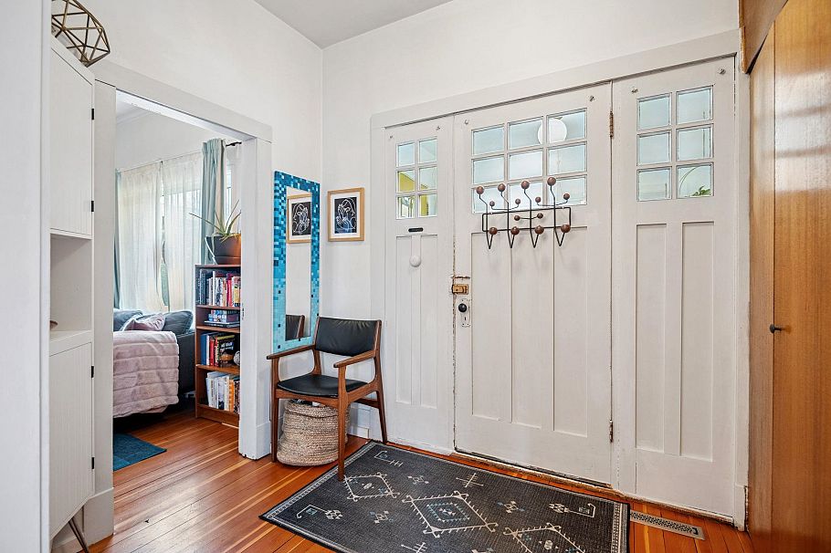 1652 E 33rd Avenue Vancouver, BC - 6