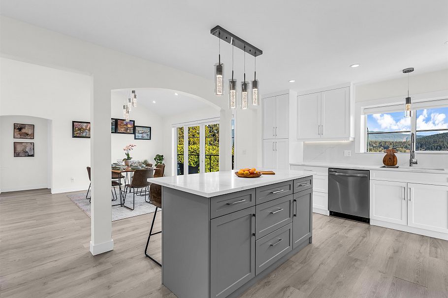 4254 Caddy Road North Vancouver, BC - 16