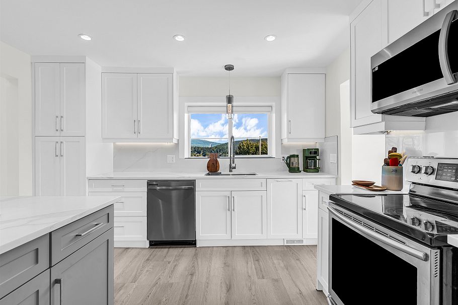 4254 Caddy Road North Vancouver, BC - 14