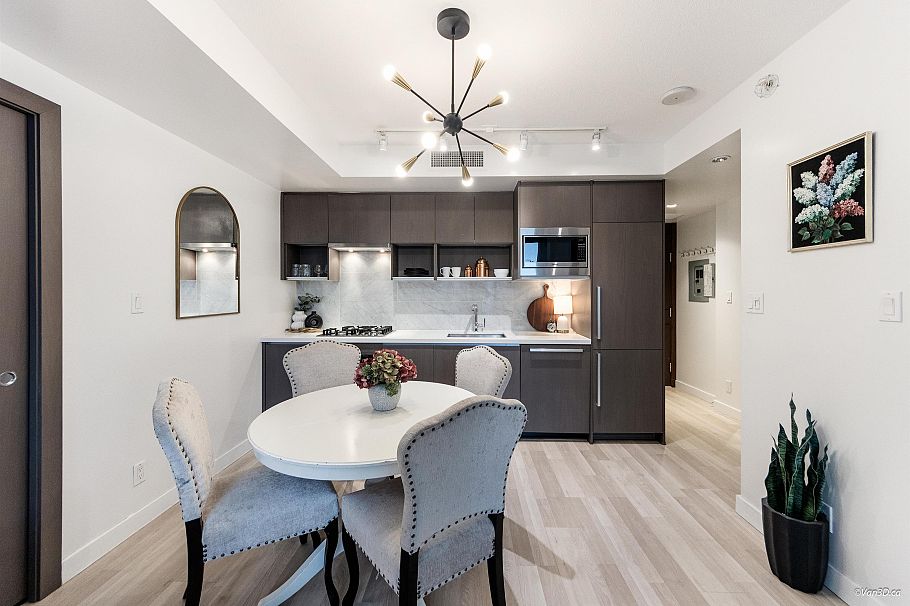 912 68 Smithe Street Vancouver, BC - 2