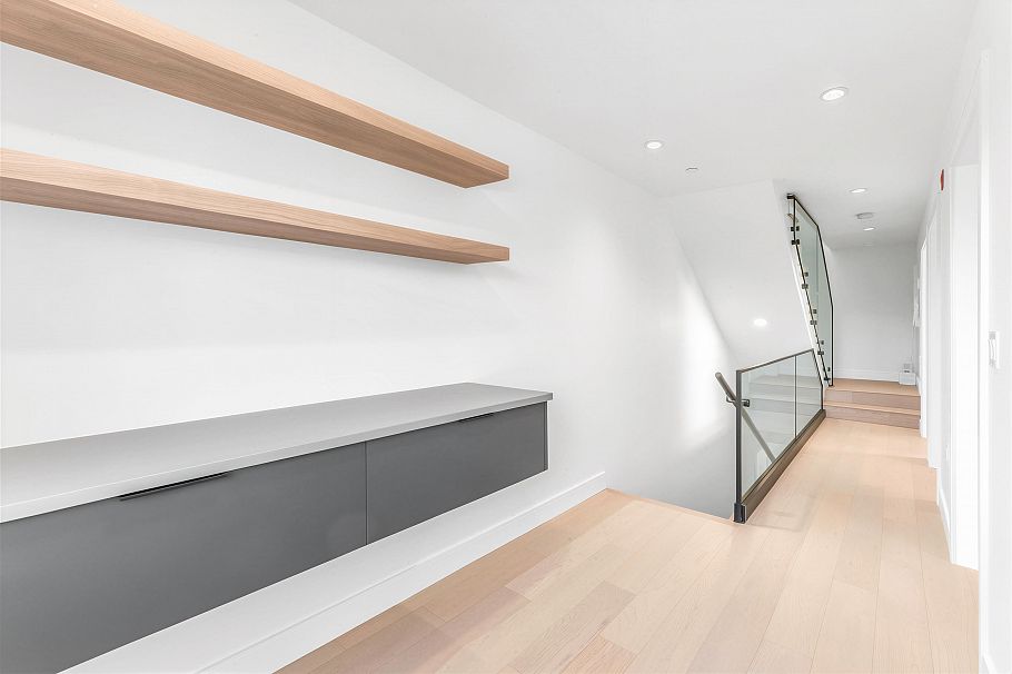 7357 Oak Street Vancouver, BC - 4