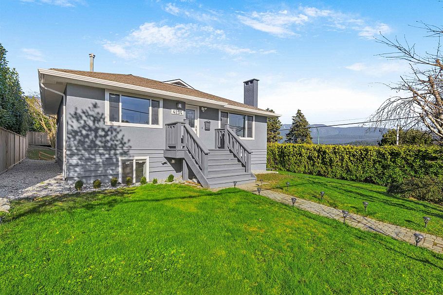 4254 Caddy Road North Vancouver, BC - 35