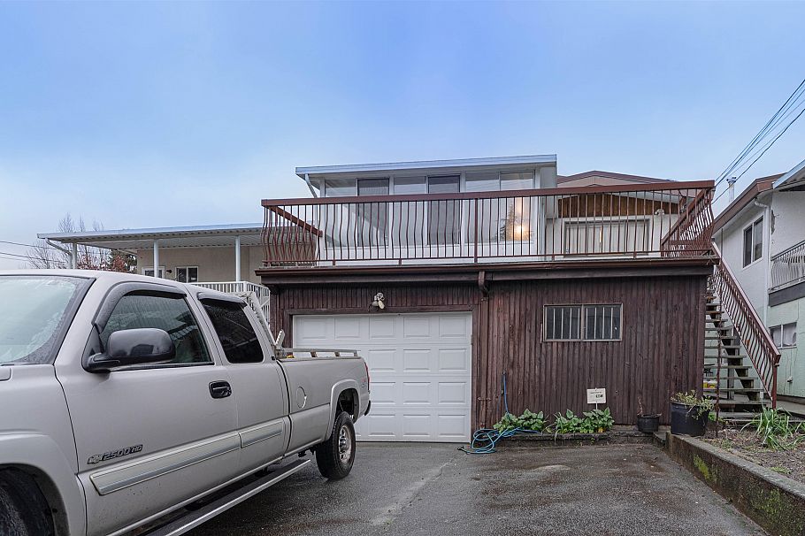 2628 E 8th Avenue Vancouver, BC - 9