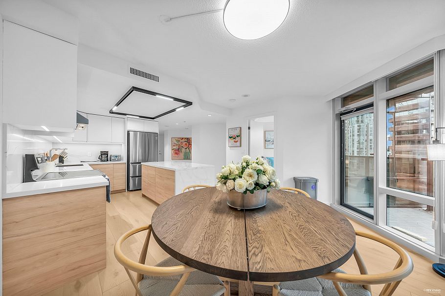 910 1050 Burrard Street Vancouver, BC - 14