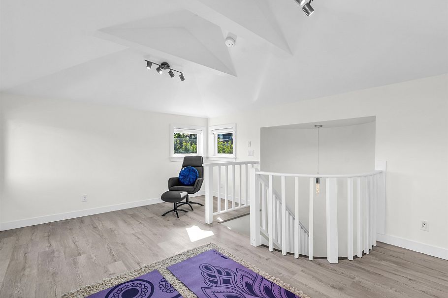 4254 Caddy Road North Vancouver, BC - 28