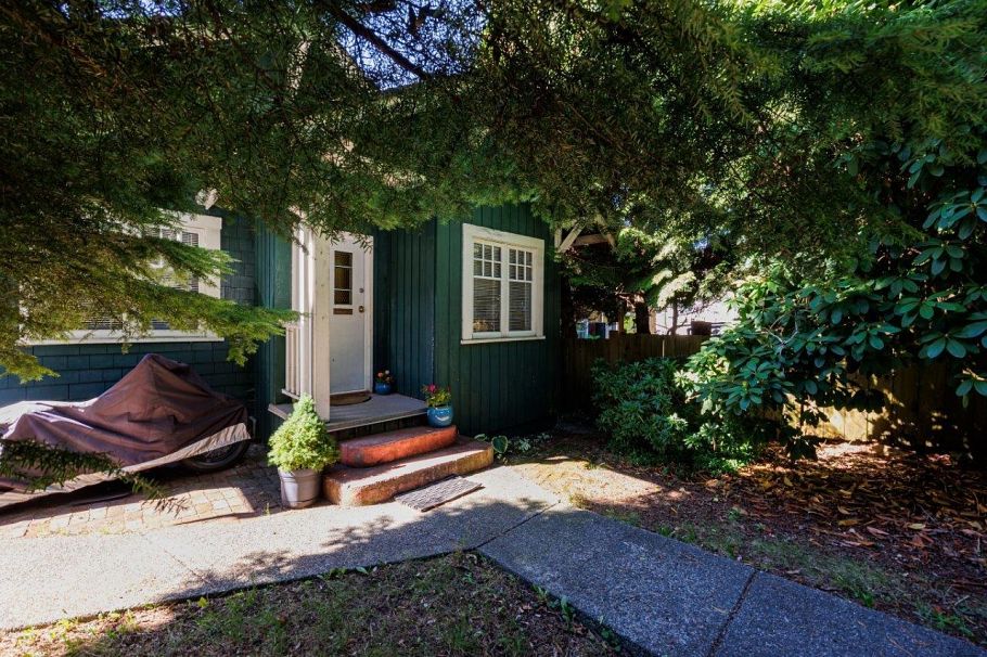 123 E Kings Road North Vancouver, BC - 3