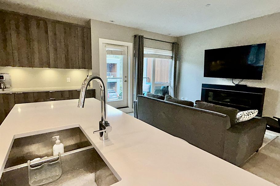 32 3595 Salal Drive North Vancouver, BC - 6