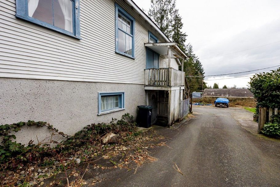 131 E Kings Road North Vancouver, BC - 14