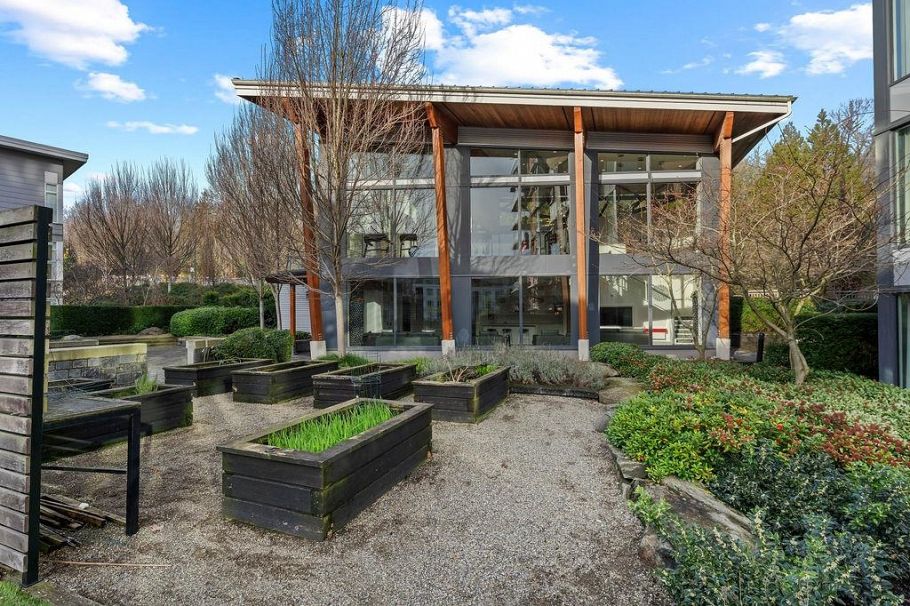 903 3281 E Kent Avenue North Vancouver, BC - 24