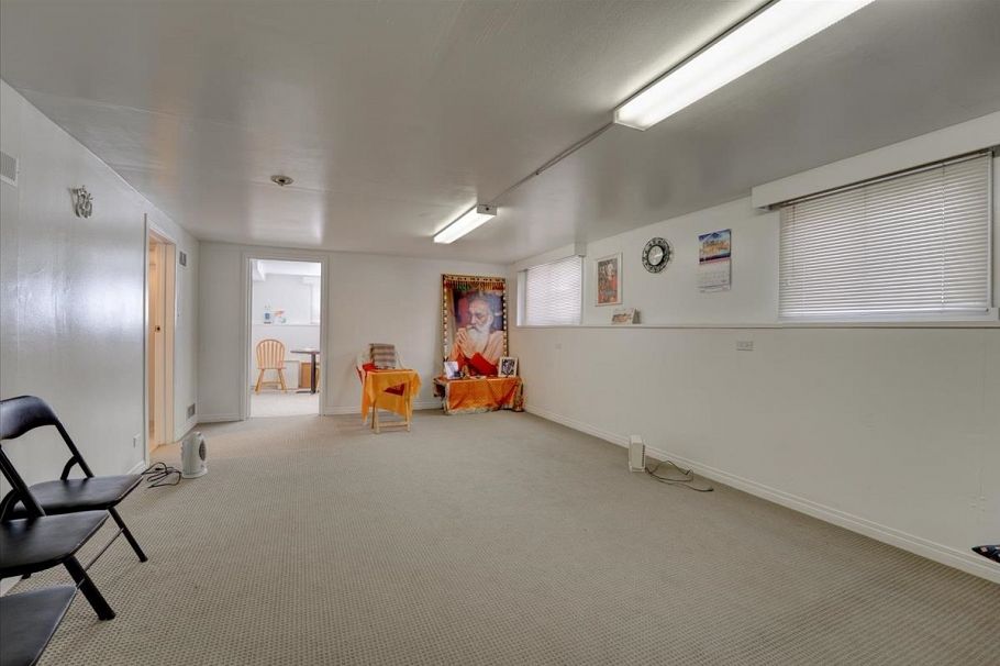 155 E 54th Avenue Vancouver, BC - 16