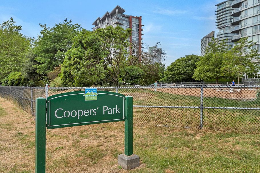 2007 918 Cooperage Way Vancouver, BC - 35