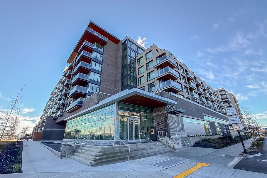 901 755 Harbourside Drive North Vancouver, BC - 1
