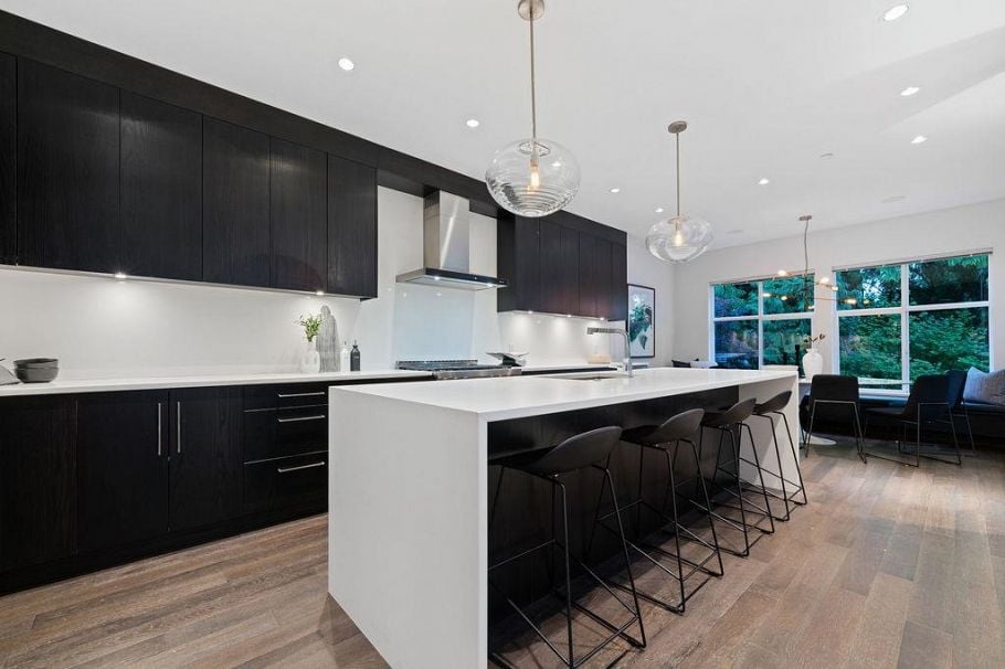 3761 Edgemont Boulevard North Vancouver, BC - 8