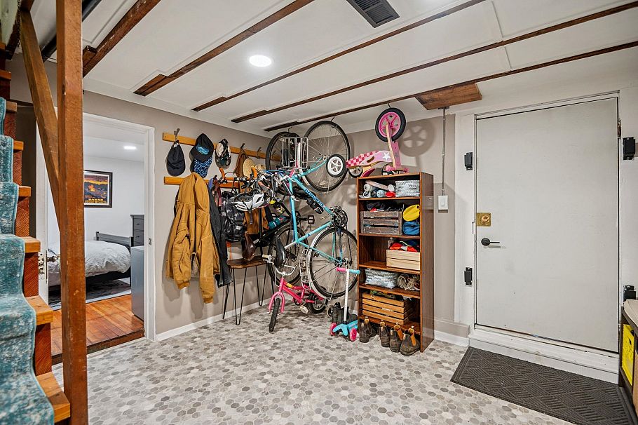 1652 E 33rd Avenue Vancouver, BC - 27