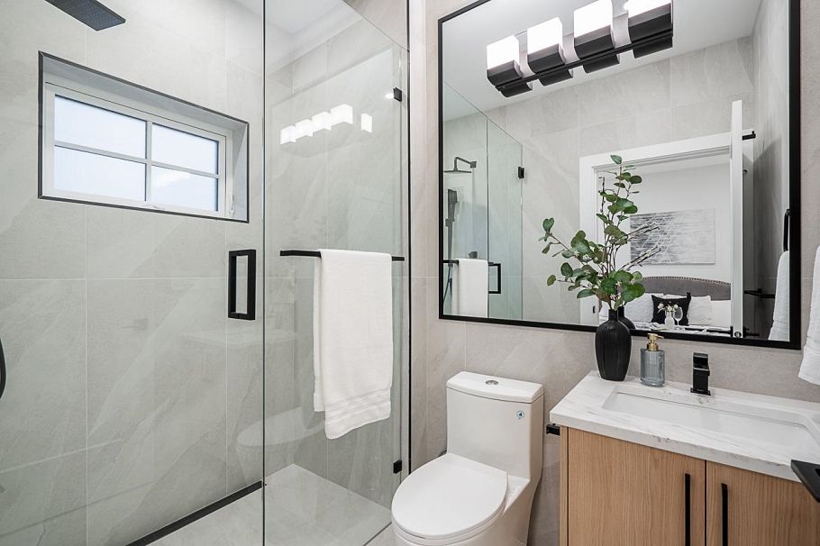 2331 E 49th Avenue Vancouver, BC - 15