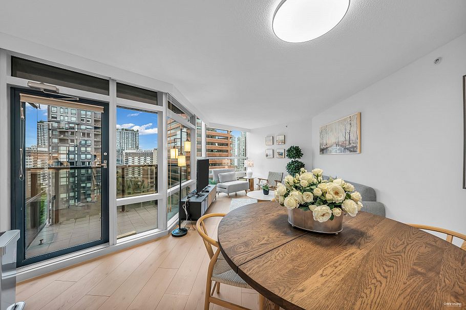 910 1050 Burrard Street Vancouver, BC - 18