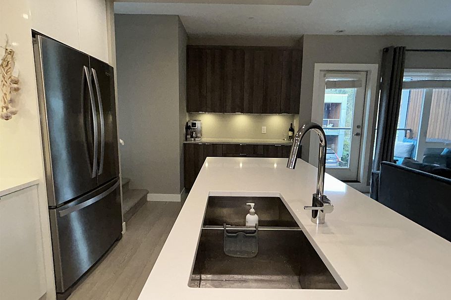 32 3595 Salal Drive North Vancouver, BC - 16