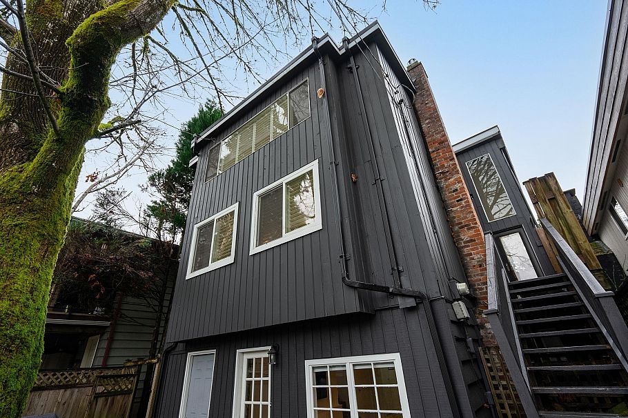 2103 W Keith Road North Vancouver, BC - 37