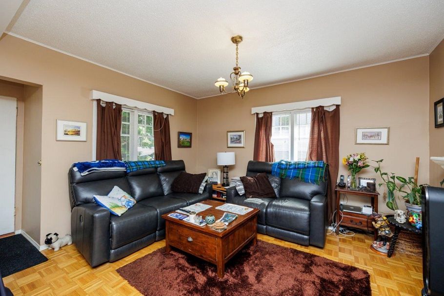 123 E Kings Road North Vancouver, BC - 8