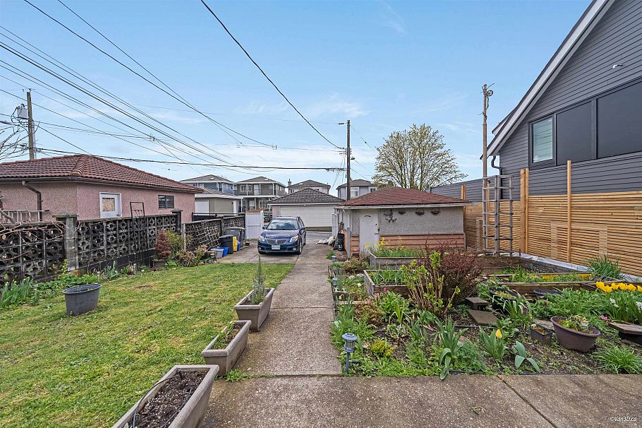 3308 Wellington Avenue Vancouver, BC - 24
