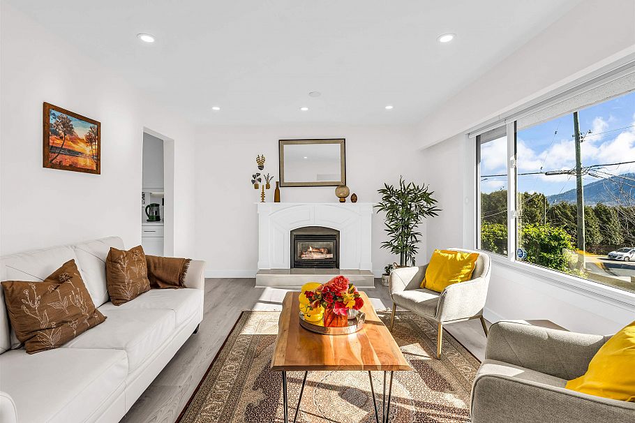 4254 Caddy Road North Vancouver, BC - 8