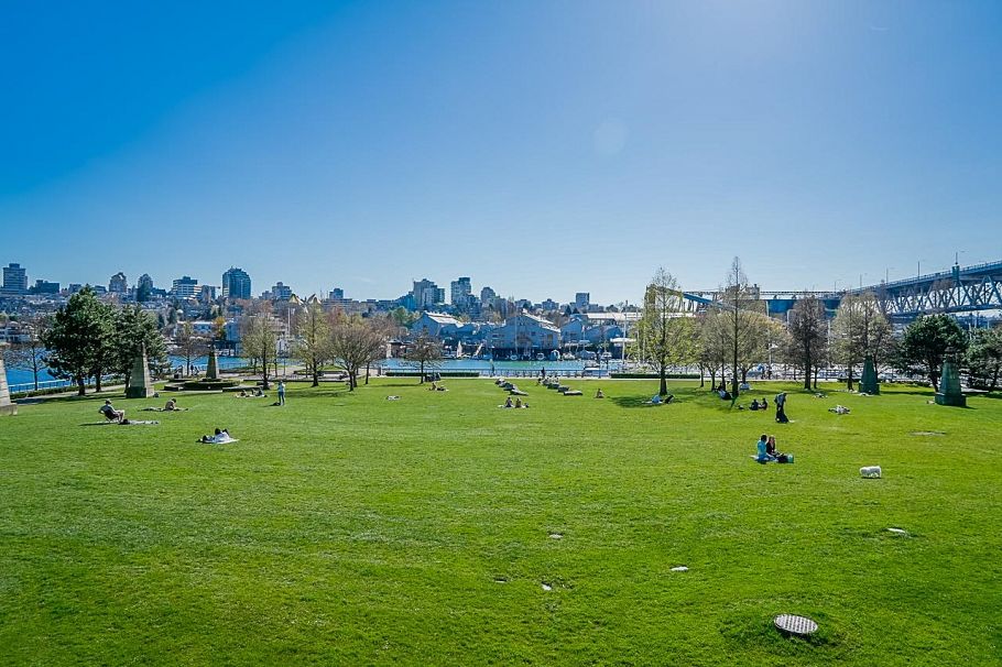 2703 1455 Howe Street Vancouver, BC - 32