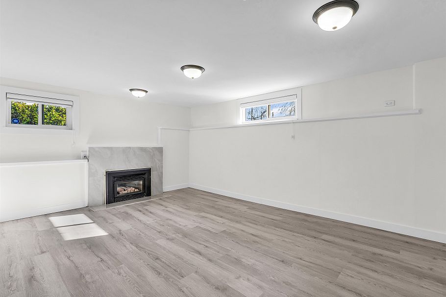 4254 Caddy Road North Vancouver, BC - 26