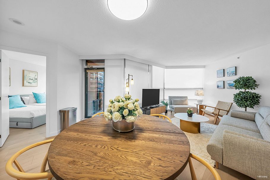 910 1050 Burrard Street Vancouver, BC - 25