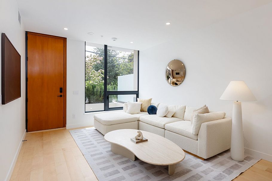 TH8 135 E 13th Street North Vancouver, BC - 6