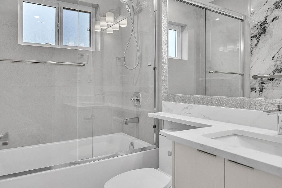 812 Montroyal Boulevard North Vancouver, BC - 29