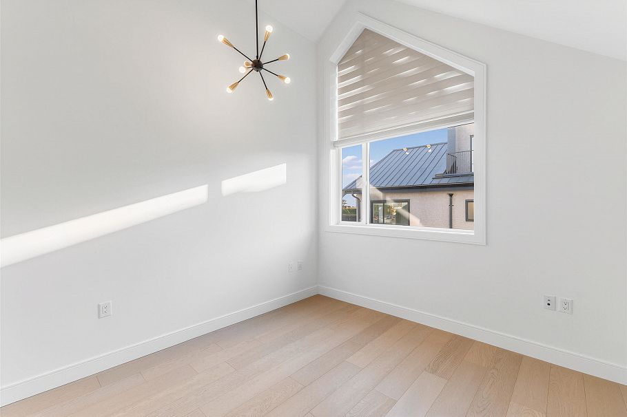 7353 Oak Street Vancouver, BC - 6