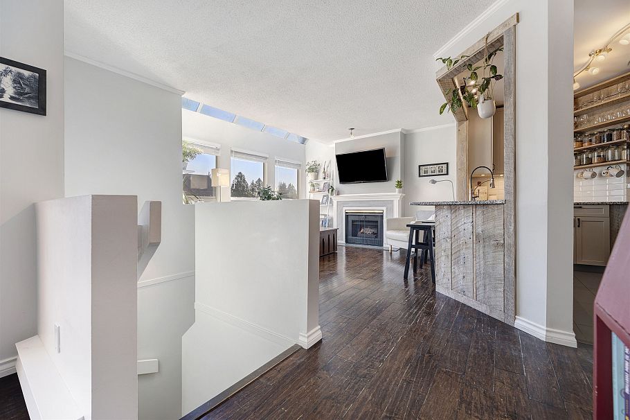 309 3721 Delbrook Avenue North Vancouver, BC - 10