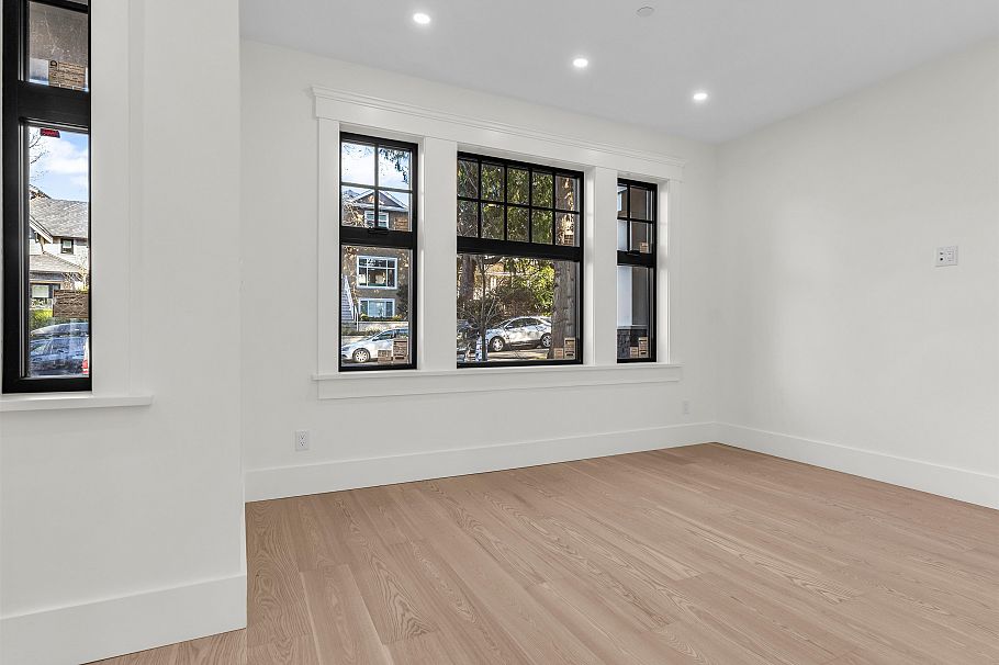 2568 W 2nd Avenue Vancouver, BC - 3