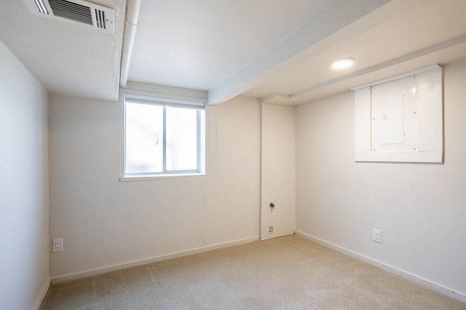 3446 Church Street North Vancouver, BC - 24