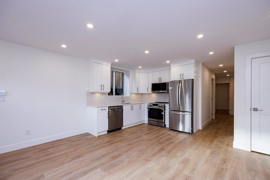 254 E 18th Street North Vancouver, BC - 36