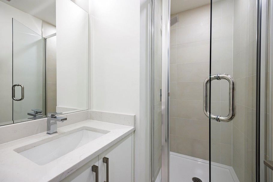 254 E 18th Street North Vancouver, BC - 40