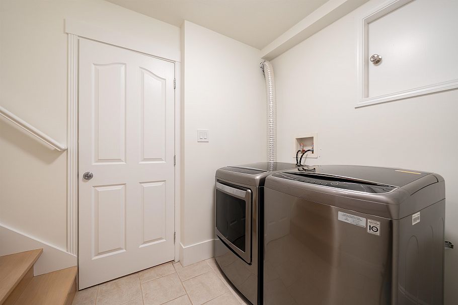 4068 W 15th Avenue Vancouver, BC - 29