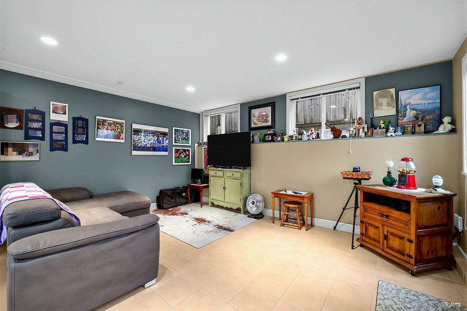 2244 Edgemont Boulevard North Vancouver, BC - 24