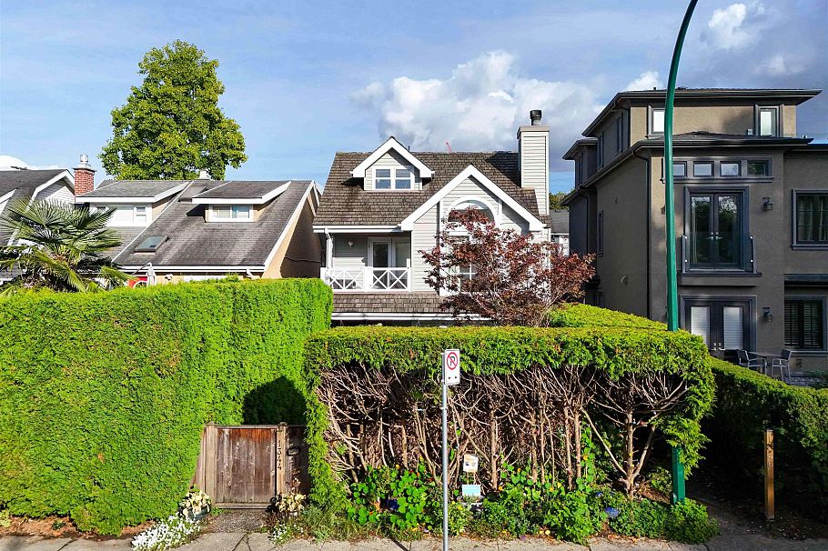 1346 Laburnum Street Vancouver, BC - 36