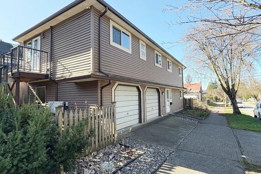 2038 Napier Street Vancouver, BC - 24