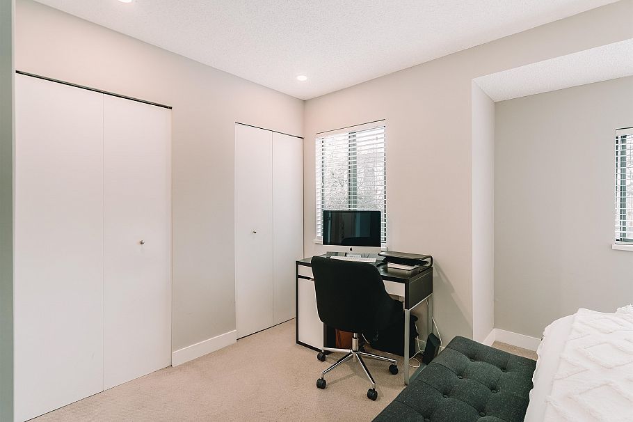 19 230 W 14th Street North Vancouver, BC - 30