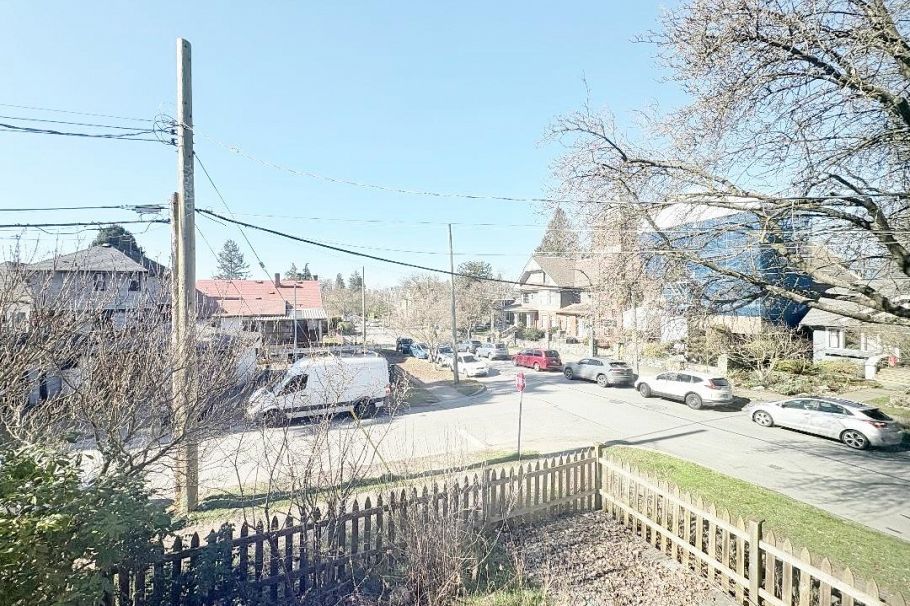 2038 Napier Street Vancouver, BC - 28